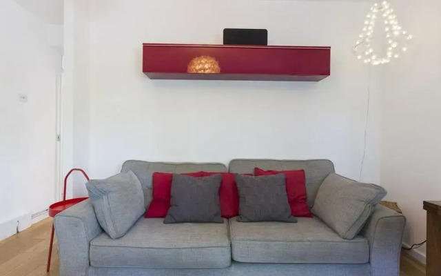 Recently Renovated 2BR Flat in South East London