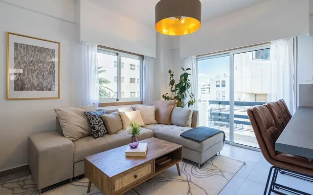 Elegant City Central Suite