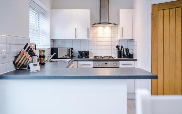 Lovely 3 Bed house - Park Lane