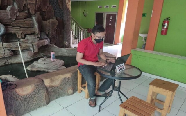 OYO 90706 Kost Alam Jaya Syariah