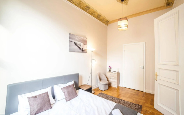Mosaic Center Apartments