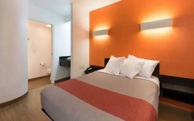 Motel 6 Dallas, TX - Northeast