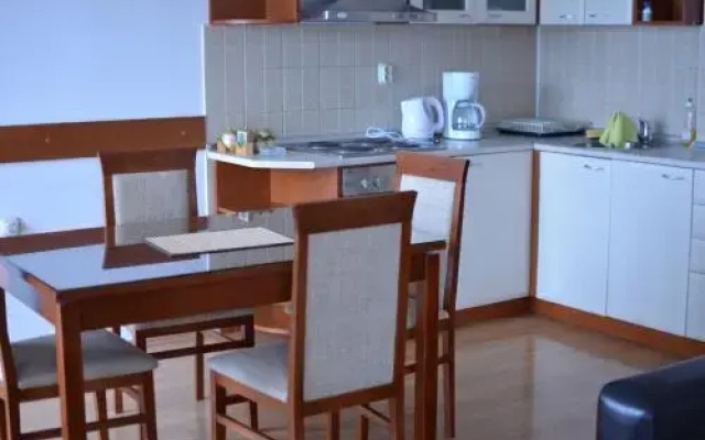 Nikola Apartments