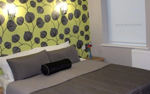 Melbourne House Hotel