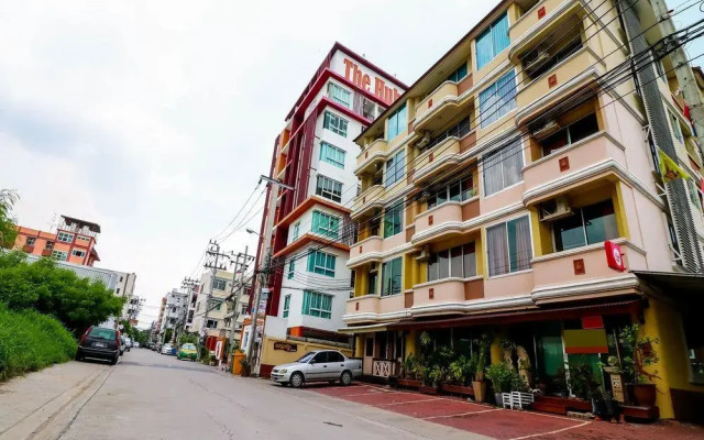 NIDA Rooms Min Buri 6 Floating Market