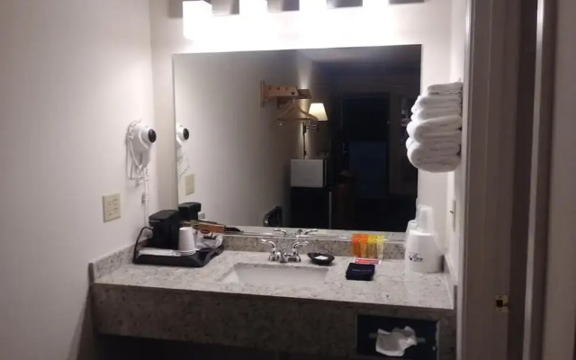 Sugarloaf Mountain Motel