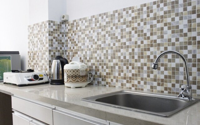 Comfy Studio Apartment at Emerald Tower