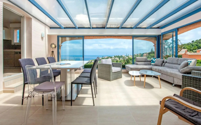 Luxurious Villa in Les Issambres with swimming pool and Sauna