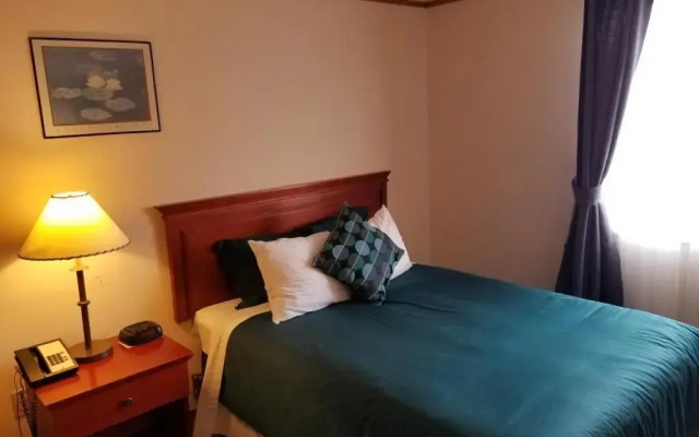Moosomin Country Squire Inn