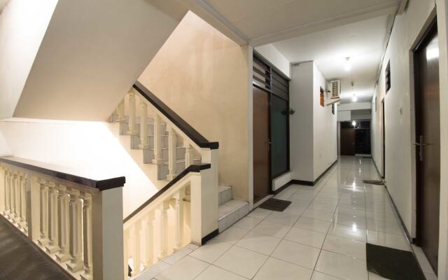 RedDoorz Dukuh Kupang