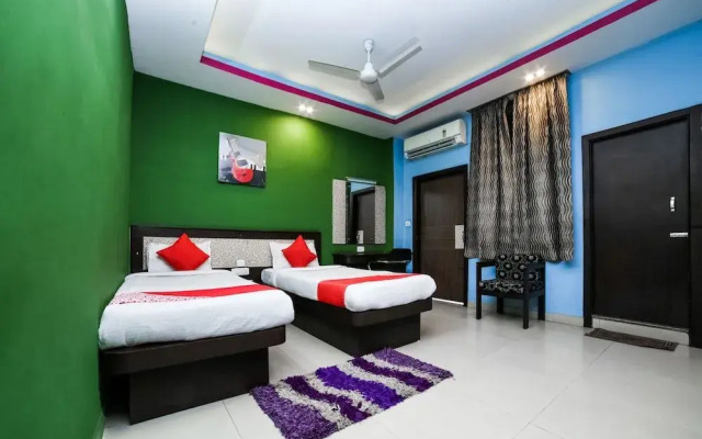 OYO Flagship 50138 Hotel Parashuram ISBT
