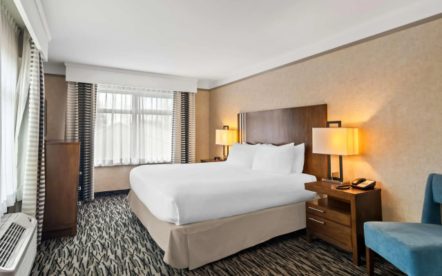 Best Western Plus Pitt Meadows Inn & Suites