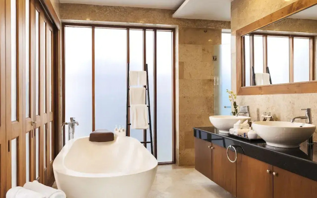 Tawantok Beach Villas