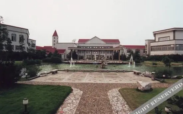 Nanhuayuan Holiday Resort