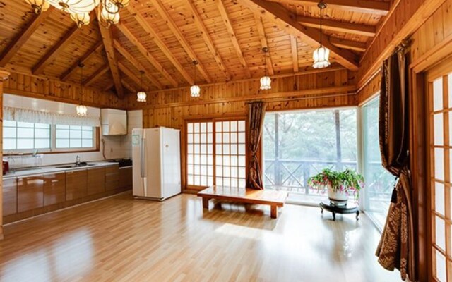 Yangsan Solmaru Pension