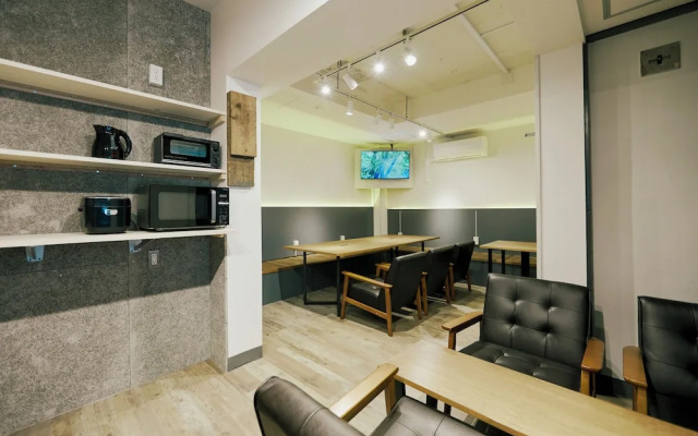Akasaka Guesthouse HIVE - Hostel