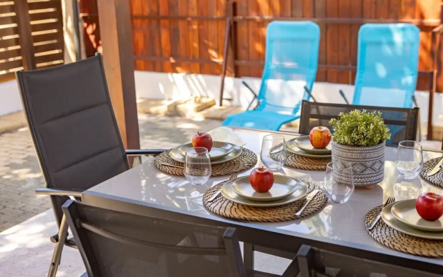 Larnaca Oneiro Seaside Villa