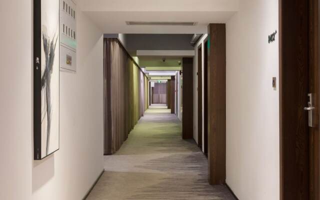 Huali Hotel
