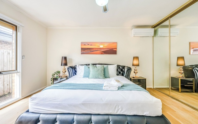 StayAU Pet-Friendly 7BR Spacious Retreat – Guest Rooms – Morwell
