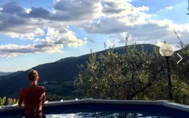 Guesthouse Runcini dormire in un borgo medievale