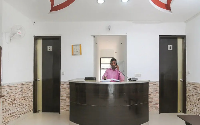 Fabhotel Signature Cyber Park