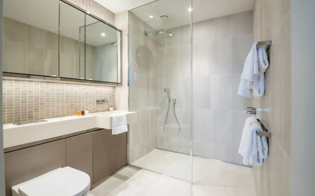 Sensational Studio Apartment in Londons Vibrant Canary Wharf