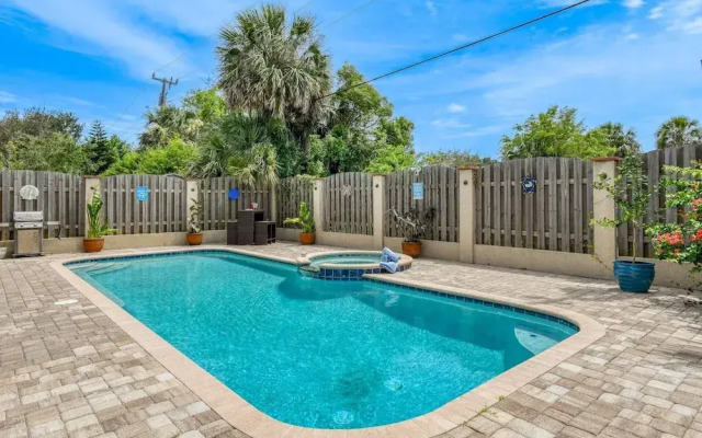 Dolphin Bay Apartment