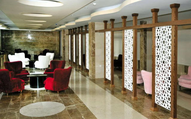 Mc Mahberi Beach Hotel