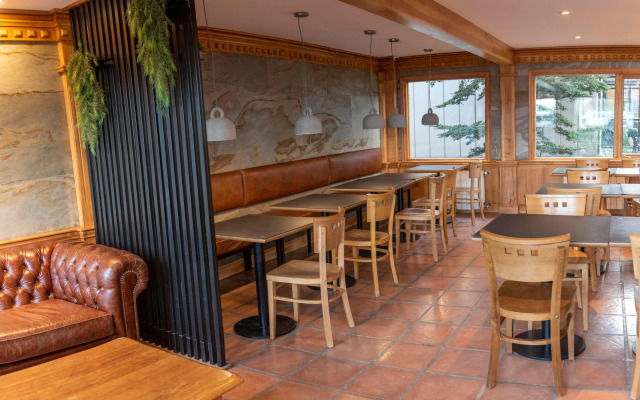 Del Bosque Apart Hotel