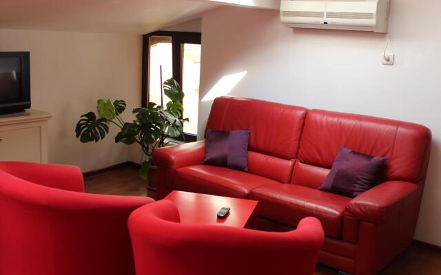 Banu Manta Apartments