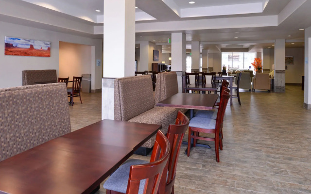 Holiday Inn Express & Suites Williams by IHG