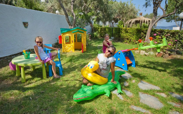 Venus Beach Bungalows Hotel