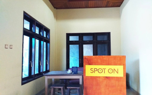 SPOT ON 2530 Tiga Mas Inn