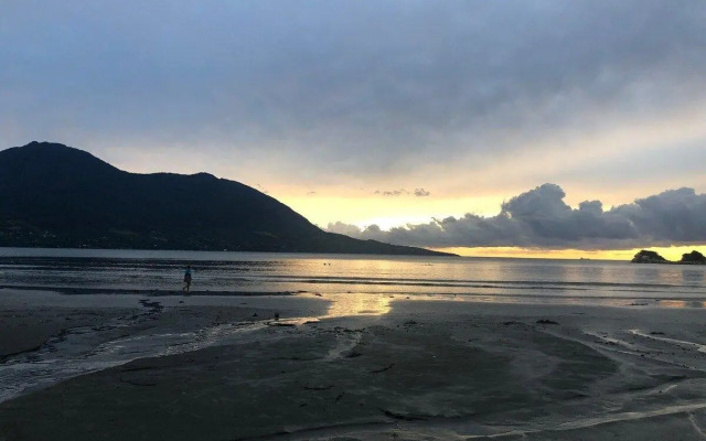 Barê Beach House - Casa de 189m² a 600m da praia