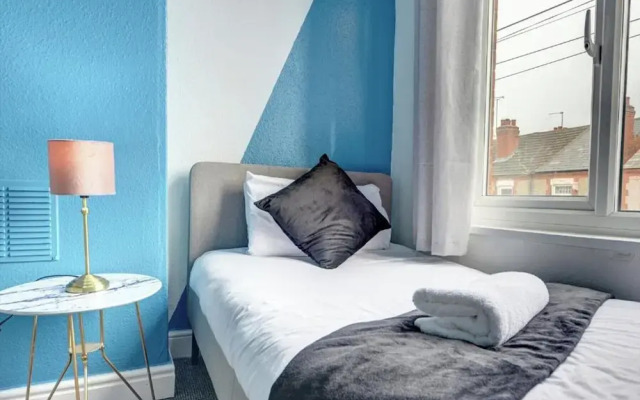 Central - 2br House - Free Parking - Garden