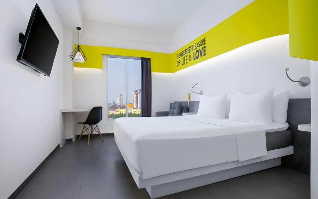 YELLO Hotel Jemursari Surabaya