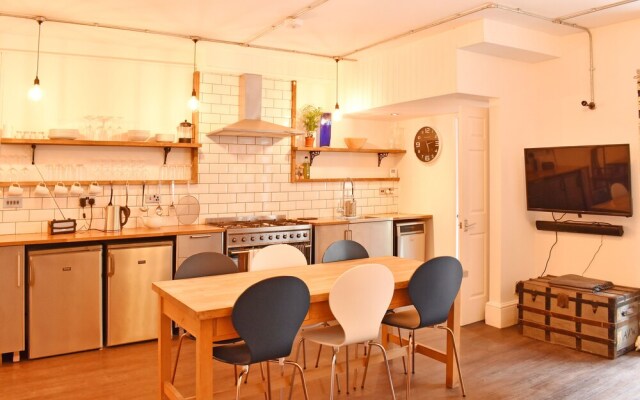 Clarendon Apartment