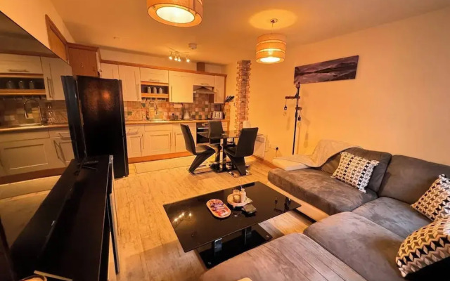 Spacious 2-bed Flat Next to Piccadilly Station