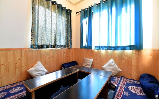 OYO 13350 Home Hill View Naggar Road