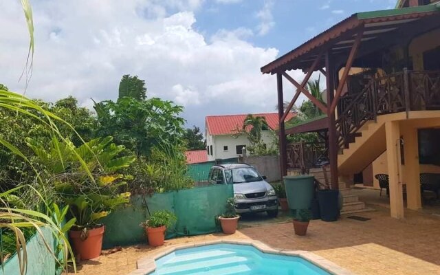 Apartment with 2 Bedrooms in Baie-Mahault, with Pool Access, Furnished Terrace And Wifi - 15 Km From the Beach