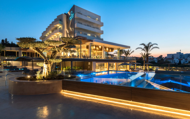 Cavo Zoe Seaside Hotel