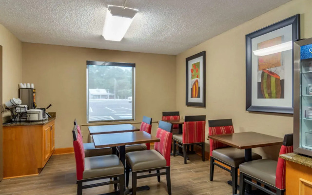 Comfort Inn Petersburg Fort Lee Area