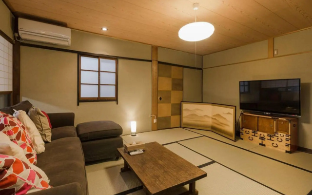 京都二条城近く京町屋120年の歴史に泊まる – Guest Rooms – Kyoto