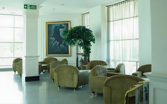 Grand Mahkota Hotel