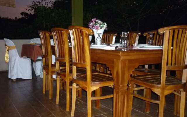 Deer Point Hotel Kandy