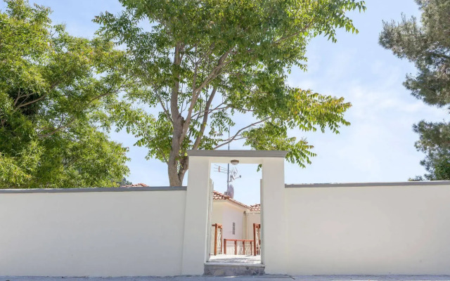 Stafylos Suites Boutique Hotel