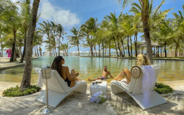 Billionaire Resort & Retreat