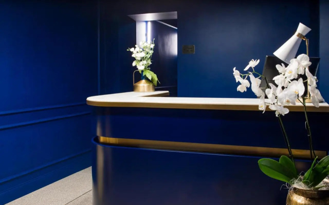 Tree Charme Parliament Suites