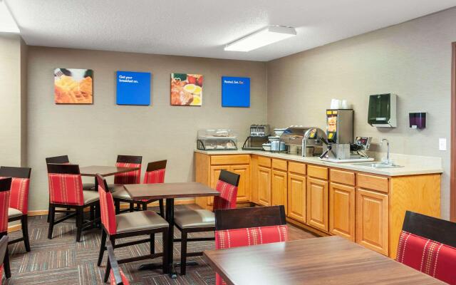 Comfort Inn Dyersville Near Field of Dreams