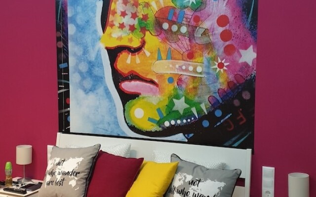 Elvis Apartment